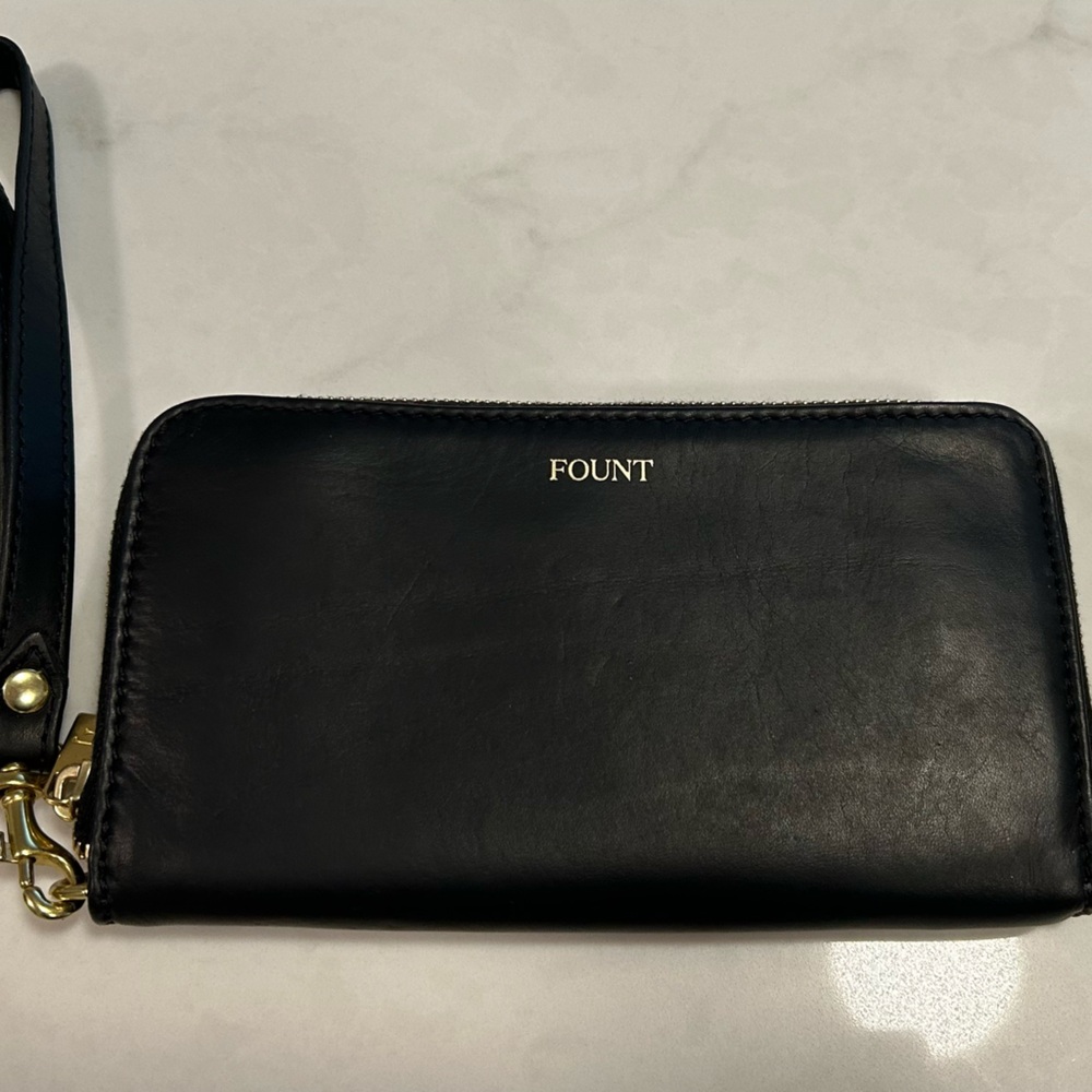 Fount Black Leather Wristlet/Wallet
